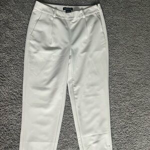 EUC Ladies Trouvé White Pants size 0